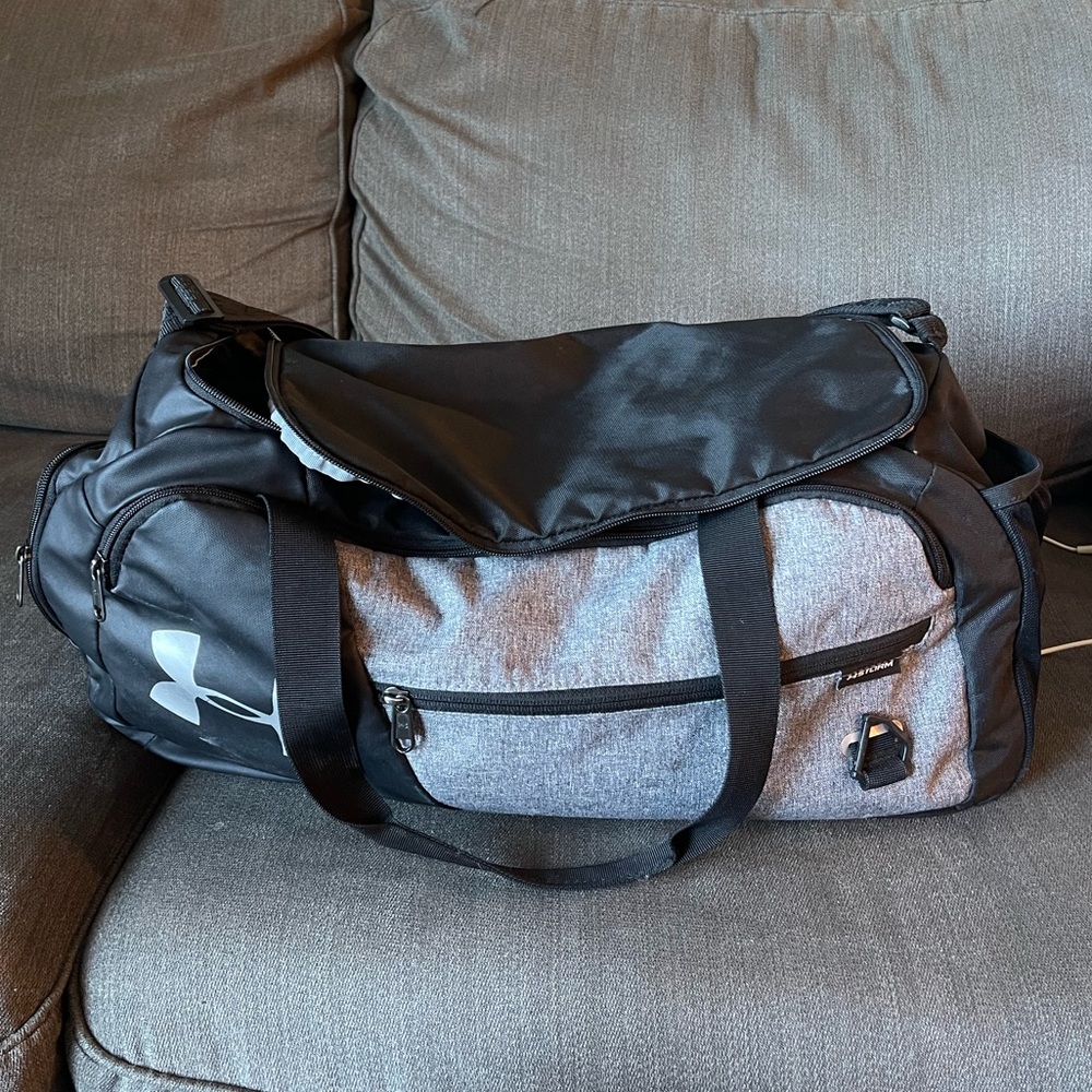 Under Armour gray & black duffle bag - like new condition